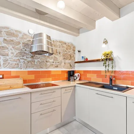 Holiday home Casa In Centro Brtonigla